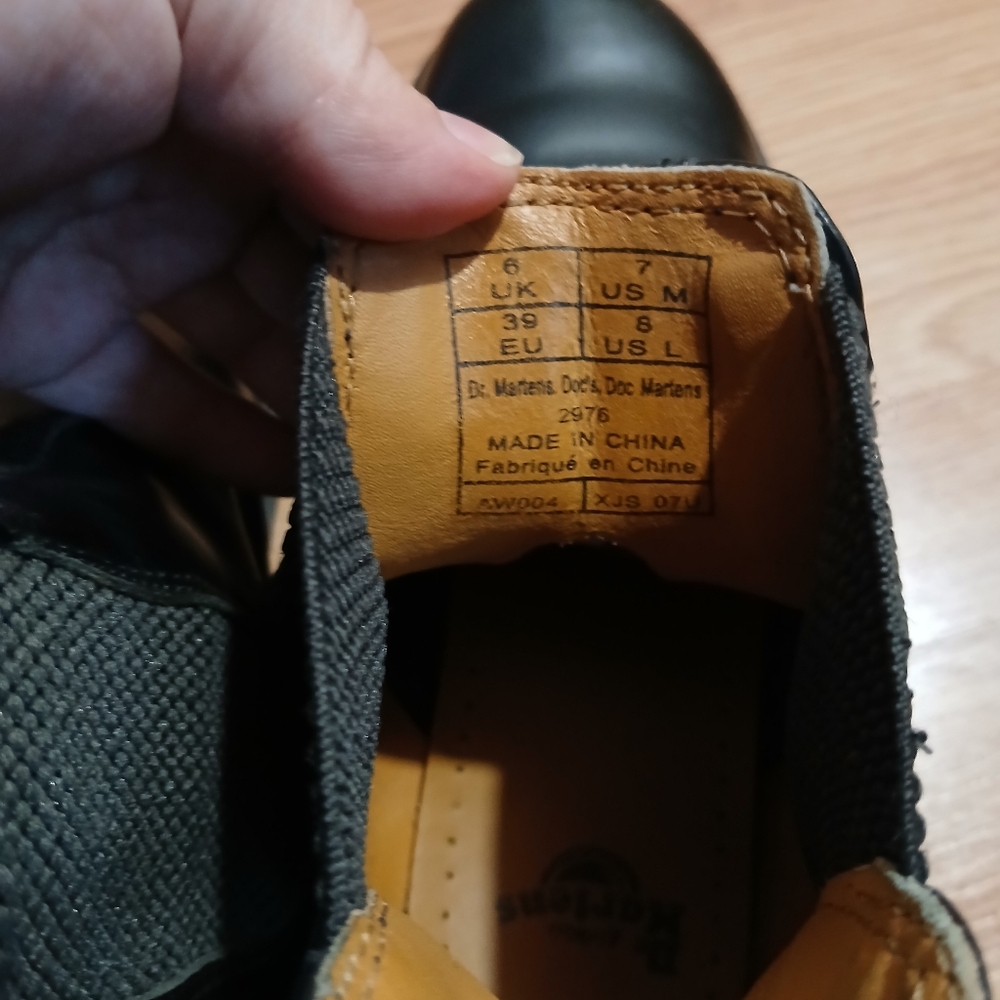 Doc Marten 2976 Smooth Leather Chelsea Boots - Picture 8 of 9